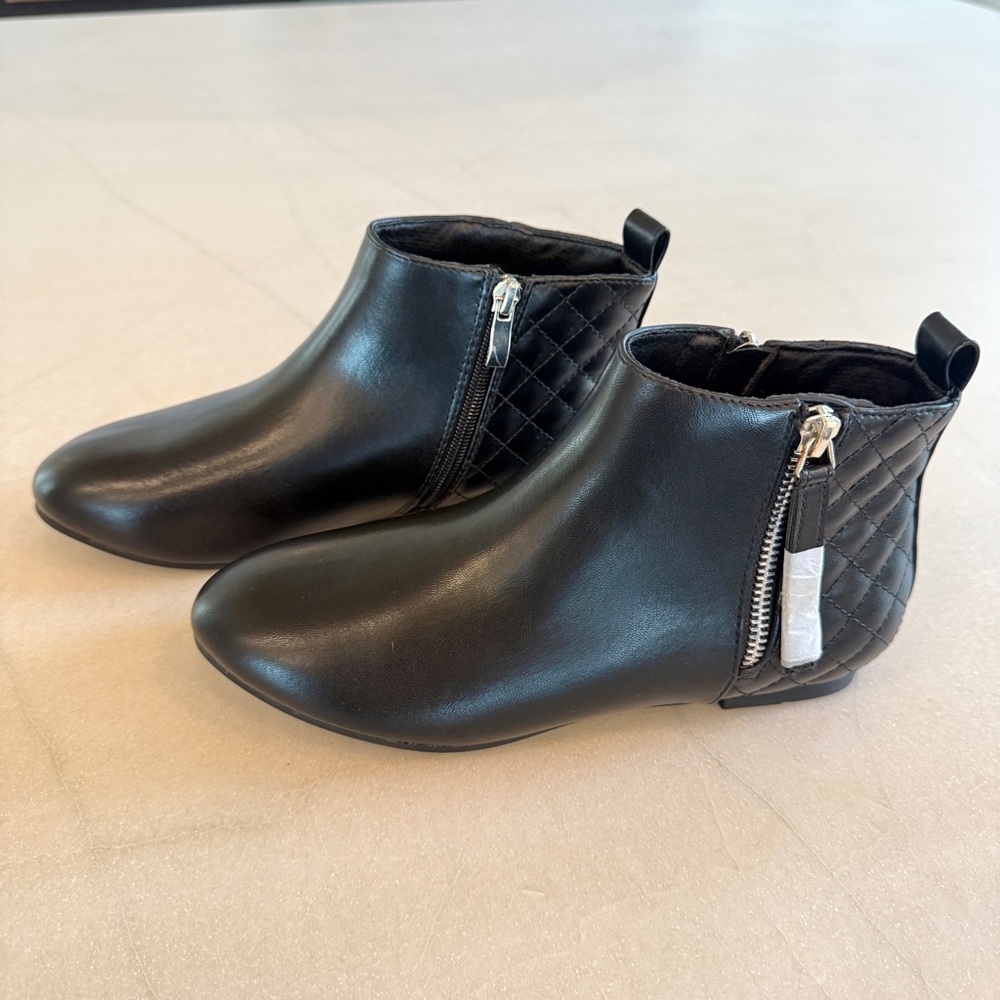 NWT MaxMuxun Black Faux Leather Ankle Boots Side Zip Quilted Size 6 - Picture 7 of 12